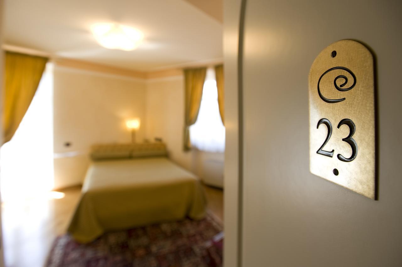 Albergo Castiglione Langhe Castiglione Tinella Exteriér fotografie